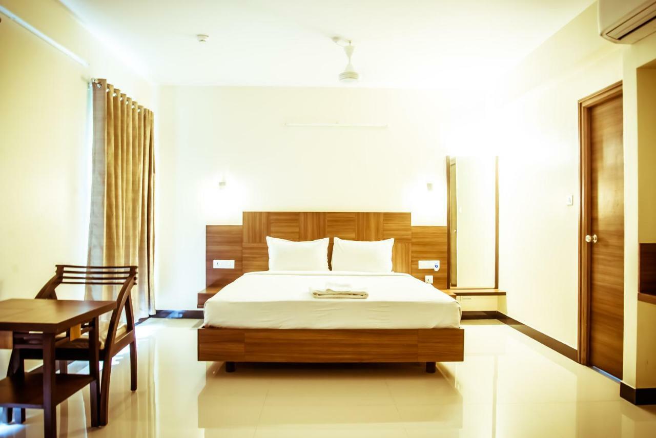 The Pioneer Hotel Visakhapatnam Bagian luar foto